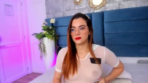 Snapshot of saraalvarezx chatting on 02/02/26, 04:11 Sara Alvarezx online show from 02/02/26, 04:11