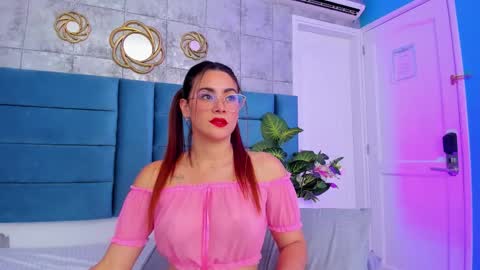 Snapshot of saraalvarezx chatting on 03/03/26, 04:18 Sara Alvarezx online show from 03/03/26, 04:18