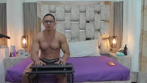 saraANDyoni online show from 12/12/24, 01:06