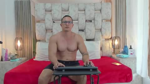 saraANDyoni online show from 01/11/25, 04:25