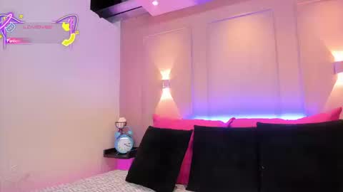 SaraAvila  online show from 09/13/25, 10:20