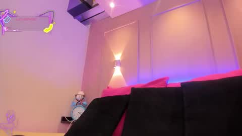 SaraAvila  online show from 09/17/25, 10:33