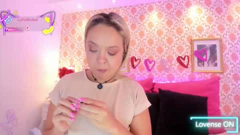 SaraAvila  online show from 02/15/26, 10:17