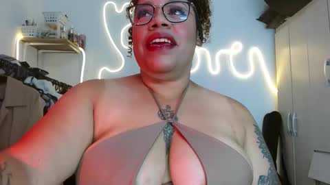 Snapshot of sarabbw173 chatting on 02/15/26, 11:12 sarabbw173 online show from 02/15/26, 11:12