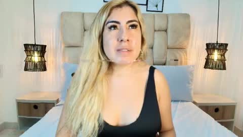 sarablonde_t online show from 05/11/26, 10:51