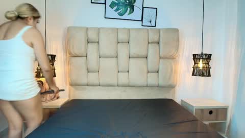 sarablonde_t online show from 06/06/26, 07:40