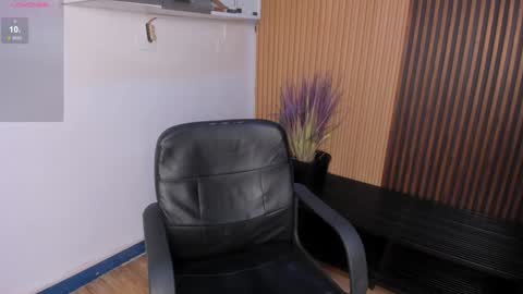 Sara  Everyday From 1430 to 2130 Col Time online show from 12/17/24, 07:48