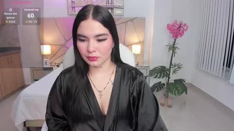 Snapshot of saracruz_1 chatting on 02/28/26, 02:45 saracruz online show from 02/28/26, 02:45