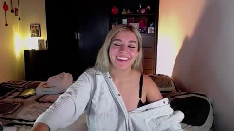 saradiazxxx online show from 03/05/26, 08:43