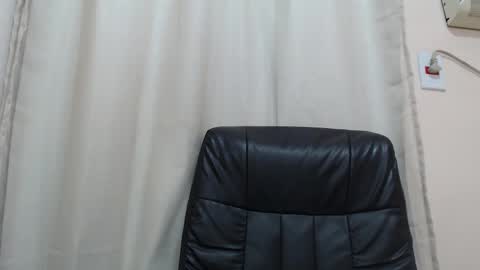 saradorj92 online show from 11/03/25, 09:05