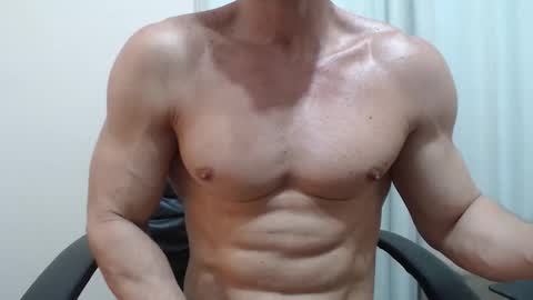 saradorj92 online show from 12/15/25, 12:26