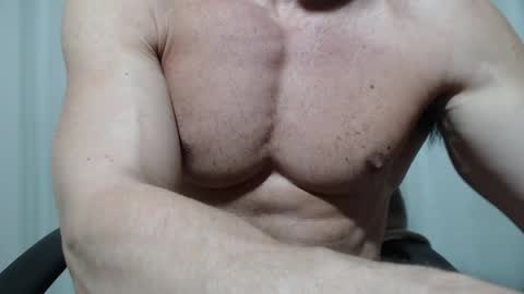 saradorj92 online show from 04/19/26, 03:28