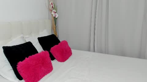 Snapshot of saradusk chatting on 06/21/26, 03:42 Sara online show from 06/21/26, 03:42