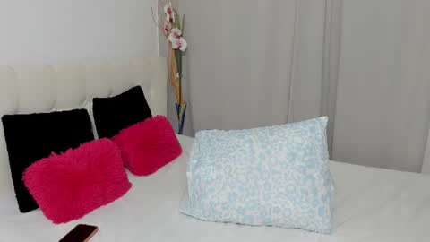 Snapshot of saradusk chatting on 06/27/26, 05:34 Sara online show from 06/27/26, 05:34