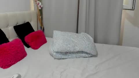 Snapshot of saradusk chatting on 07/01/26, 03:19 Sara online show from 07/01/26, 03:19