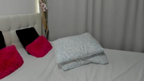 Snapshot of saradusk chatting on 07/05/26, 03:34 Sara online show from 07/05/26, 03:34