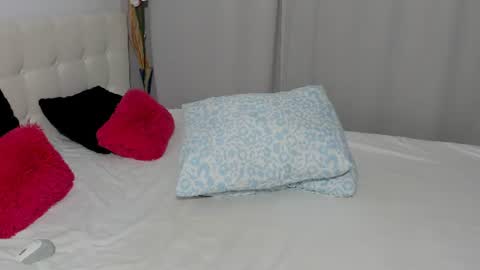 Snapshot of saradusk chatting on 07/08/26, 03:11 Sara online show from 07/08/26, 03:11