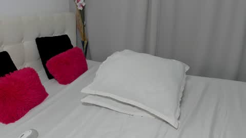 Snapshot of saradusk chatting on 07/10/26, 04:06 Sara online show from 07/10/26, 04:06