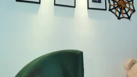 Sara online show from 12/15/25, 05:01