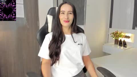  Sara Gomez  online show from 12/02/25, 01:17