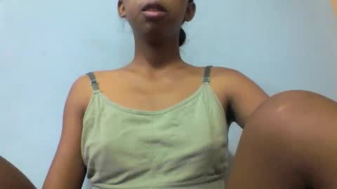 sarah146341 online show from 02/15/26, 05:48