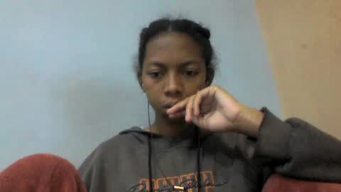 Snapshot of sarah146341 chatting on 06/15/26, 05:53 sarah146341 online show from 06/15/26, 05:53
