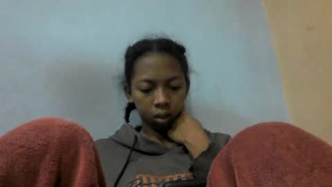 Snapshot of sarah146341 chatting on 06/16/26, 04:37 sarah146341 online show from 06/16/26, 04:37