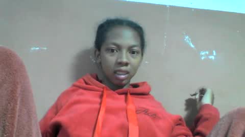 Snapshot of sarah146341 chatting on 07/06/26, 05:04 sarah146341 online show from 07/06/26, 05:04