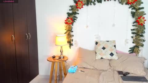 sarah  cinnamon online show from 11/30/25, 07:07