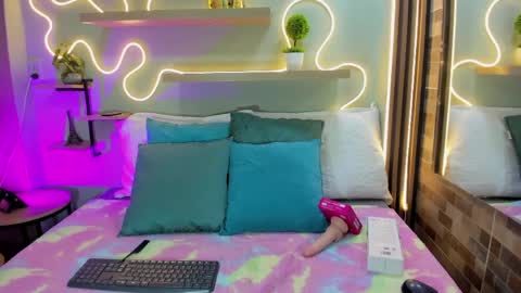 Sara online show from 04/10/26, 12:49