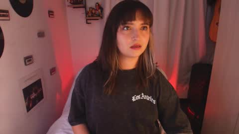 Snapshot of sarah_cuteeyes chatting on 12/22/25, 07:49 Sara online show from 12/22/25, 07:49