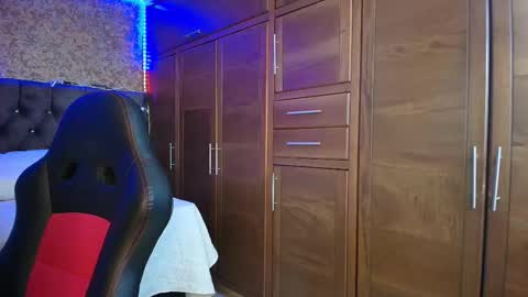 Snapshot of sarah_escobarr_ chatting on 02/12/26, 12:00 Sarah online show from 02/12/26, 12:00