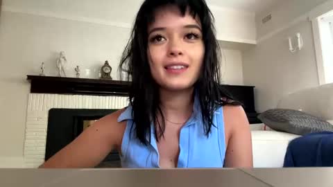 Snapshot of sarah_heart_aus chatting on 02/05/25, 04:37 Sarah Heart Aus online show from 02/05/25, 04:37