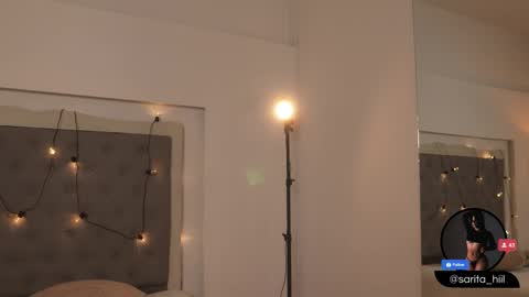 Snapshot of sarah_hiill chatting on 09/19/25, 07:47 online show from 09/19/25, 07:47