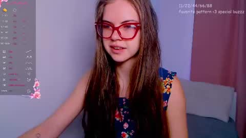 Snapshot of sarah_hs chatting on 07/13/26, 01:30 Sarah online show from 07/13/26, 01:30