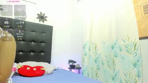 Snapshot of sarah_lowee chatting on 09/25/25, 06:22 sarah_lowee online show from 09/25/25, 06:22