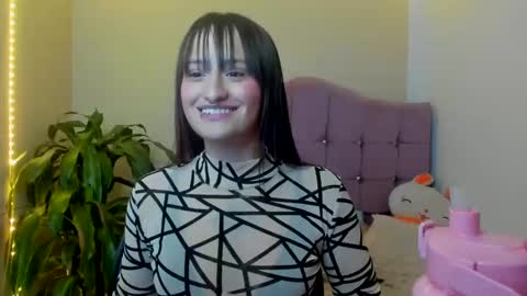 Sarah Ramirez online show from 12/16/24, 07:15
