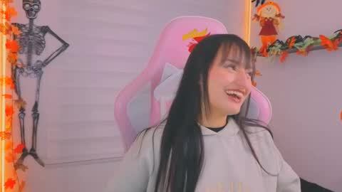 Sarah Ramirez online show from 10/25/25, 04:09