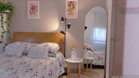 sarah_rayy online show from 01/14/26, 09:42