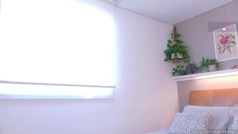 sarah_rayy online show from 04/10/26, 07:51