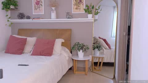 sarah_rayy online show from 04/20/26, 08:21