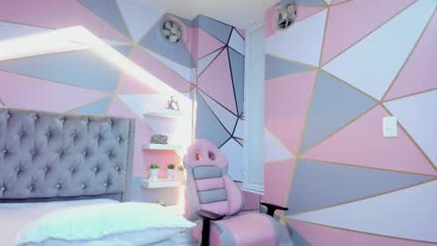 Sarah online show from 12/20/25, 02:24