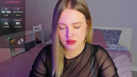 Sarah online show from 10/31/25, 12:22