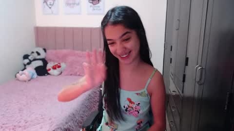 Sarah online show from 12/28/24, 02:01