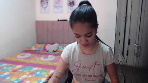 Sarah online show from 01/26/25, 05:44