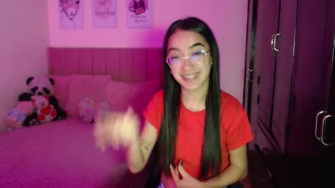 Sarah online show from 02/19/25, 03:16