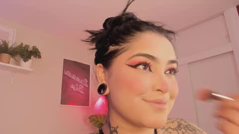   online show from 09/19/25, 06:15