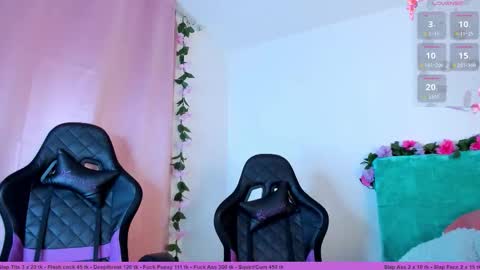 Sarah  Zack online show from 12/17/25, 06:58