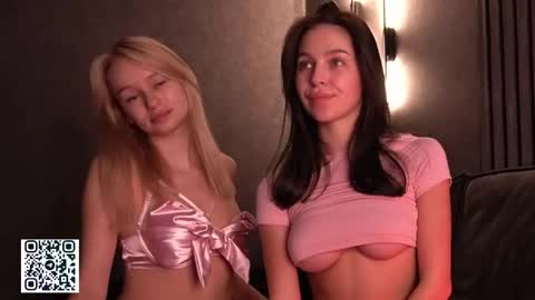 Snapshot of sarahcarrter chatting on 09/14/25, 05:23 Sarah online show from 09/14/25, 05:23