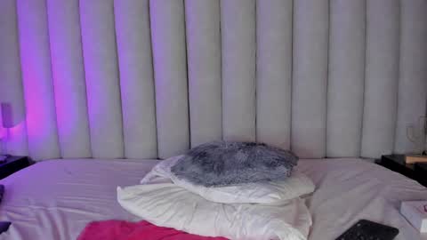 Snapshot of sarahevans__ chatting on 01/16/25, 09:51 Sarah Evans online show from 01/16/25, 09:51